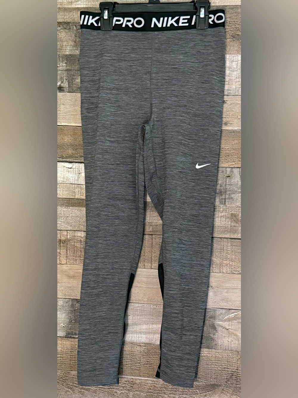 NWOT Nike Pro 365 Leggings size Medium